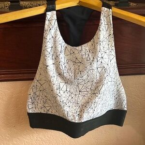 Koral Black & White Patterned  Strappy Sports Bra Womens Size Medium Workout Gym